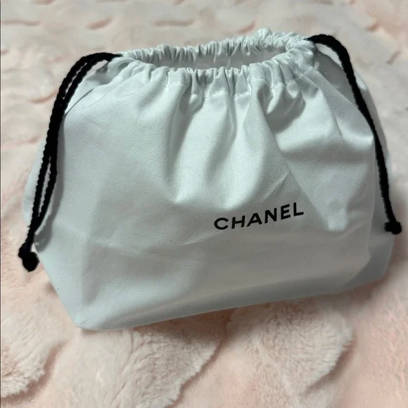 CHANEL Cosmetic Dust Bag - Picture 2 of 4